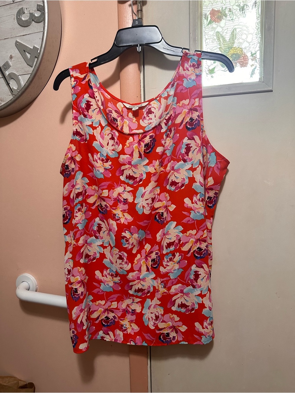 The Pioneer Woman Red Floral Scoop Neck Tank Top